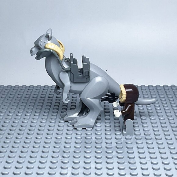 Han Solo And Tauntaun Star Wars Custom Minifigures Lot of 2 - Picture 2 of 4